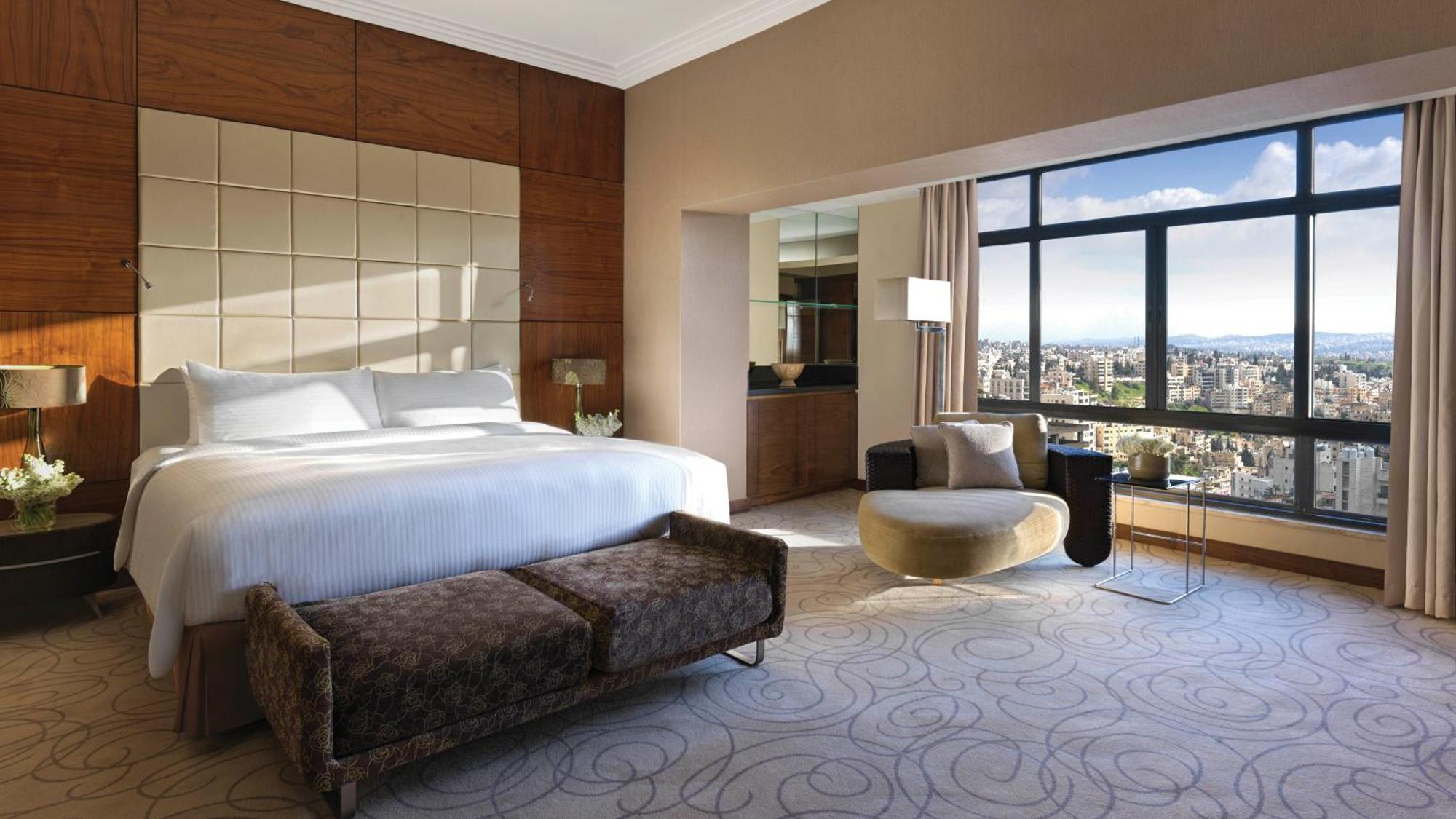 Отель Intercontinental Jordan By Ihg Амман Экстерьер фото A bedroom at the Four Seasons Hotel